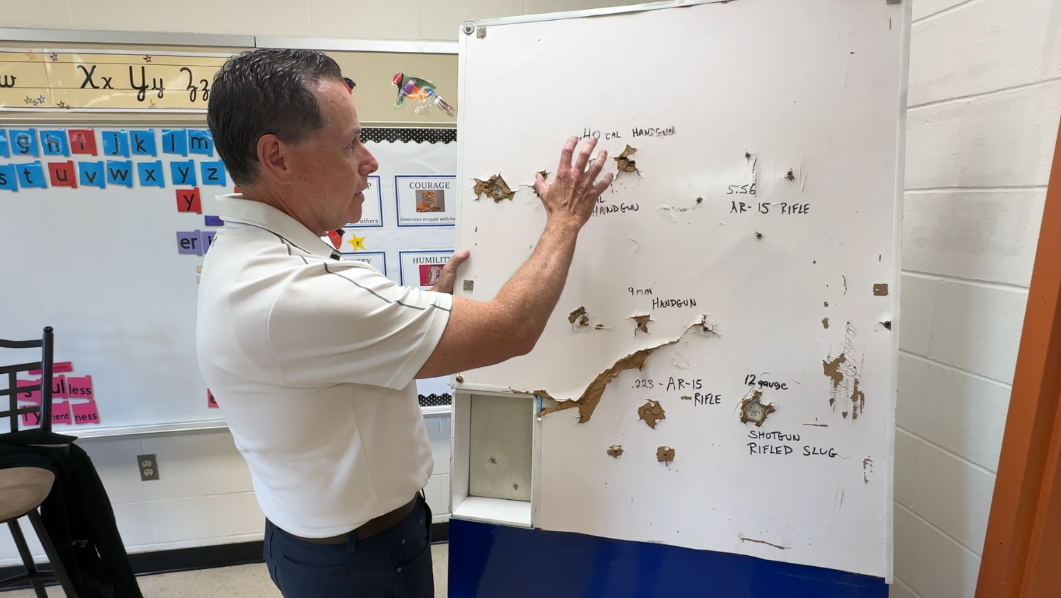 Cincinnati-area father, retired federal agent invents device that turns classrooms into safe rooms in seconds - Vimarsana News