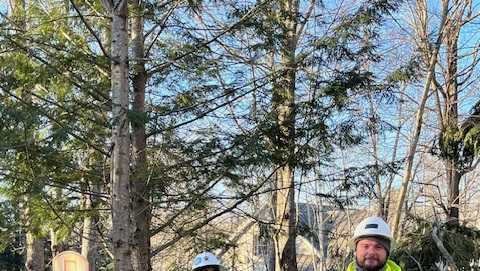 Maine family shares incredible generosity, kindness of power crew - Vimarsana News