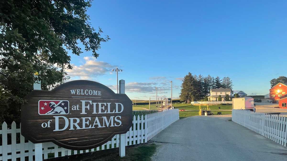 Iowa's Field of Dreams comes to life tonight with White Sox