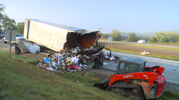 semi crash on i-35