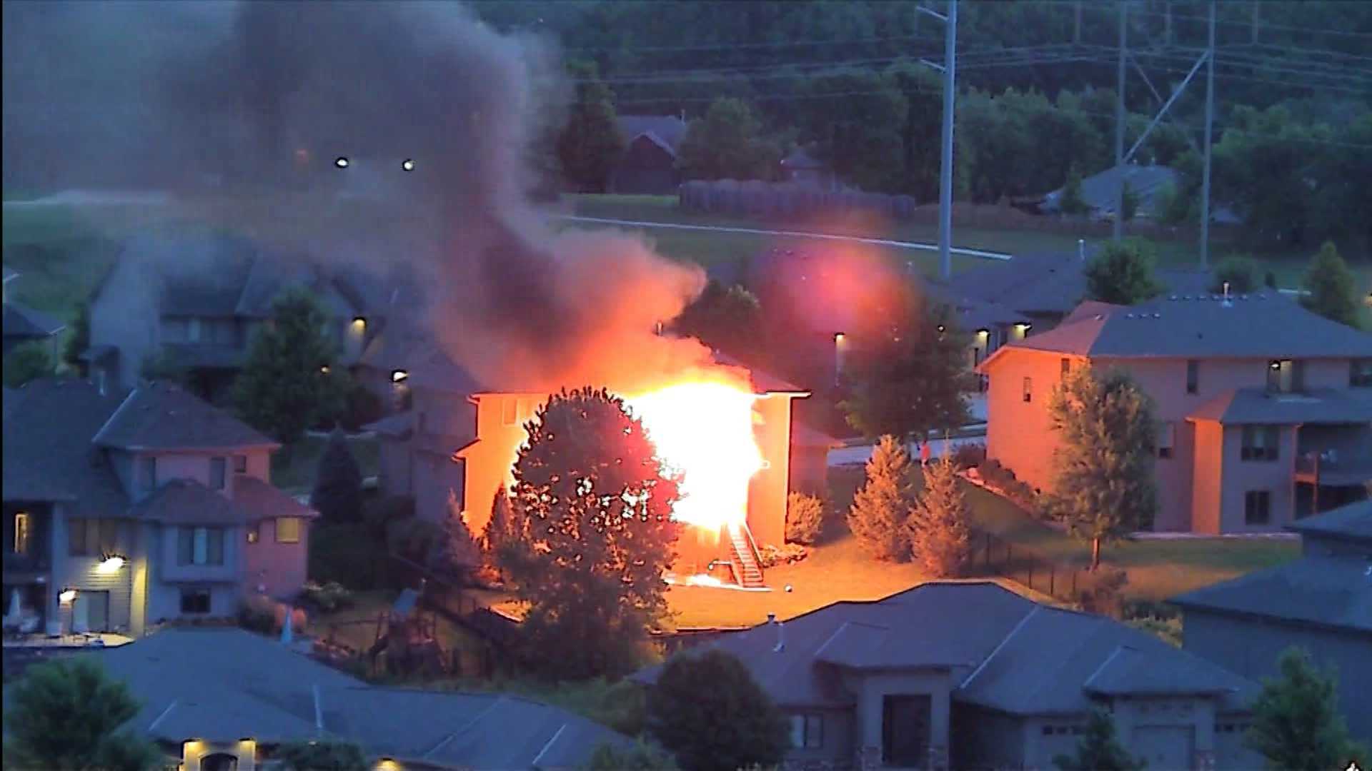 Flames shoot from West Omaha home early Friday - Vimarsana News