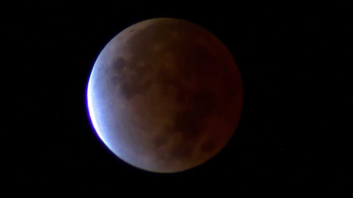 Watch Near total lunar eclipse puts on show over Cincinnati