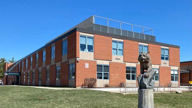 2 knives confiscated at West Des Moines junior high school - Vimarsana News