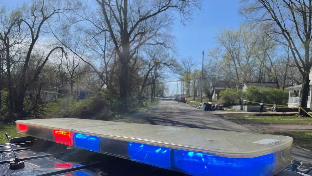 Kansas City police investigate homicide after victim found in street