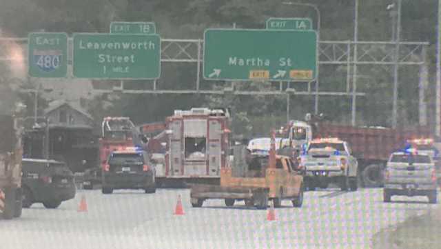 Two people injured, Interstate 480 in Omaha closed after crash - Vimarsana News