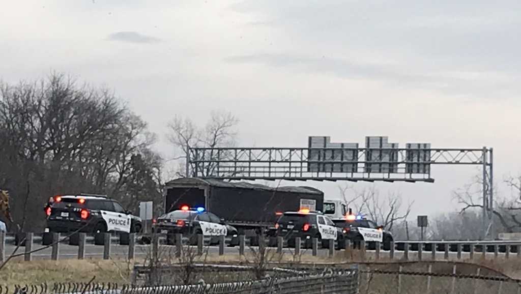 Omaha pedestrian dies after being hit by semi-truck I-680