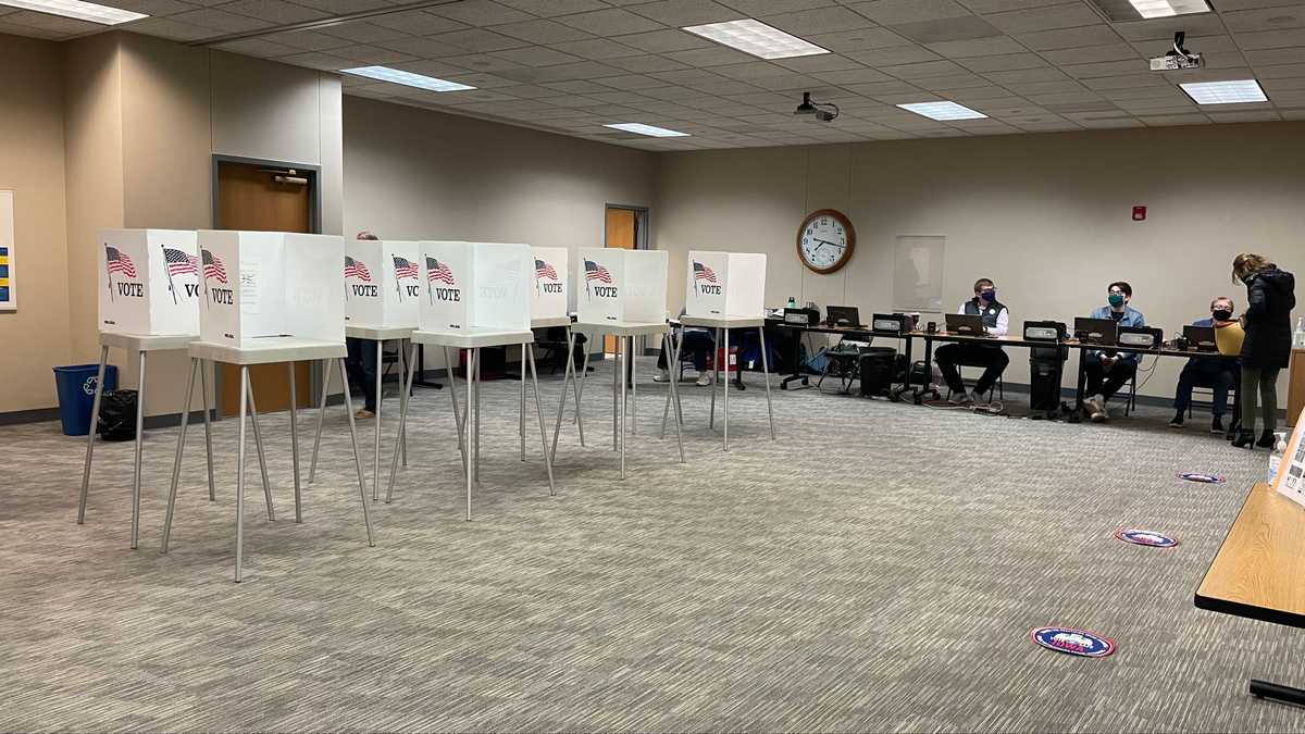Iowa polls open for contentious local elections