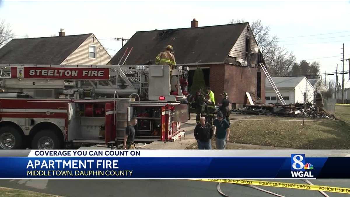 Firefighters battle house fire in Middletown