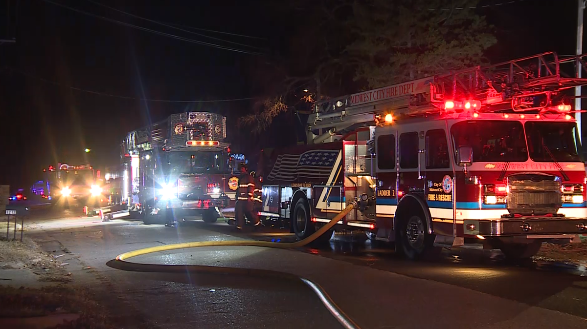 Woman rescued from Midwest City house fire