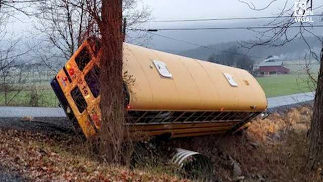 Pa. school bus hits black ice, crashes - Vimarsana News