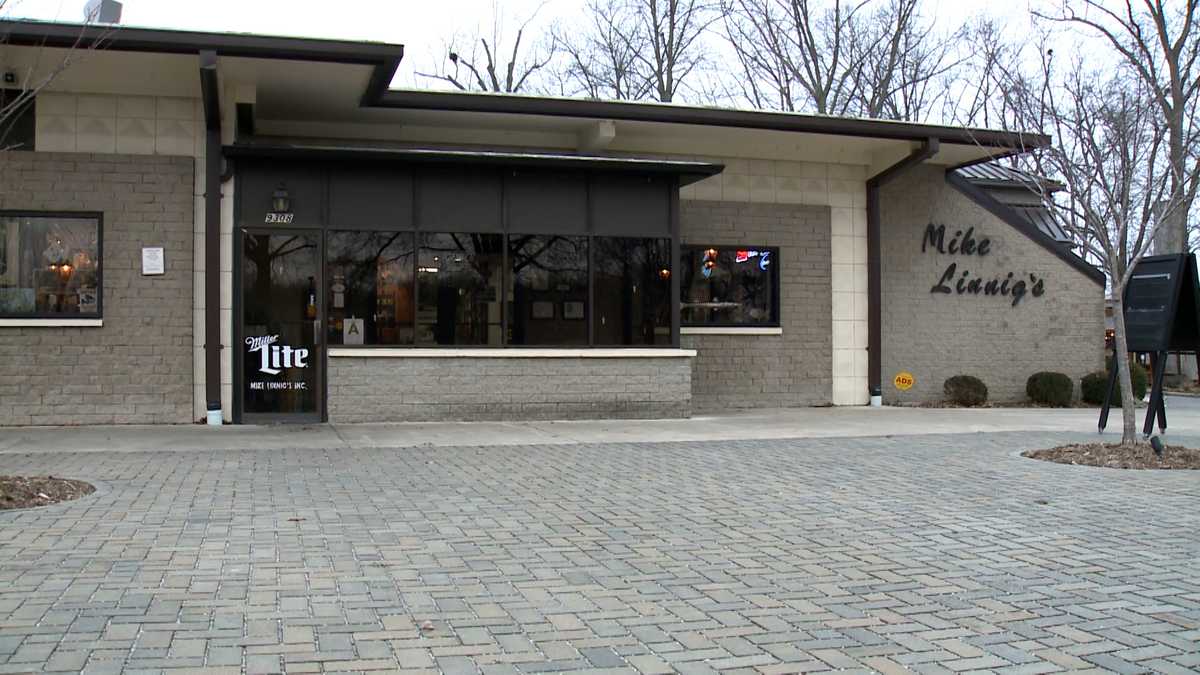 Mike Linnig's seafood joint opening for 99th season