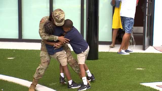 2 Florida boys get military homecoming surprise - Vimarsana News