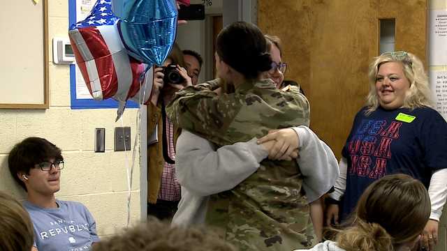 Military sister reunion leaves women 'stunned, speechless' - Vimarsana News