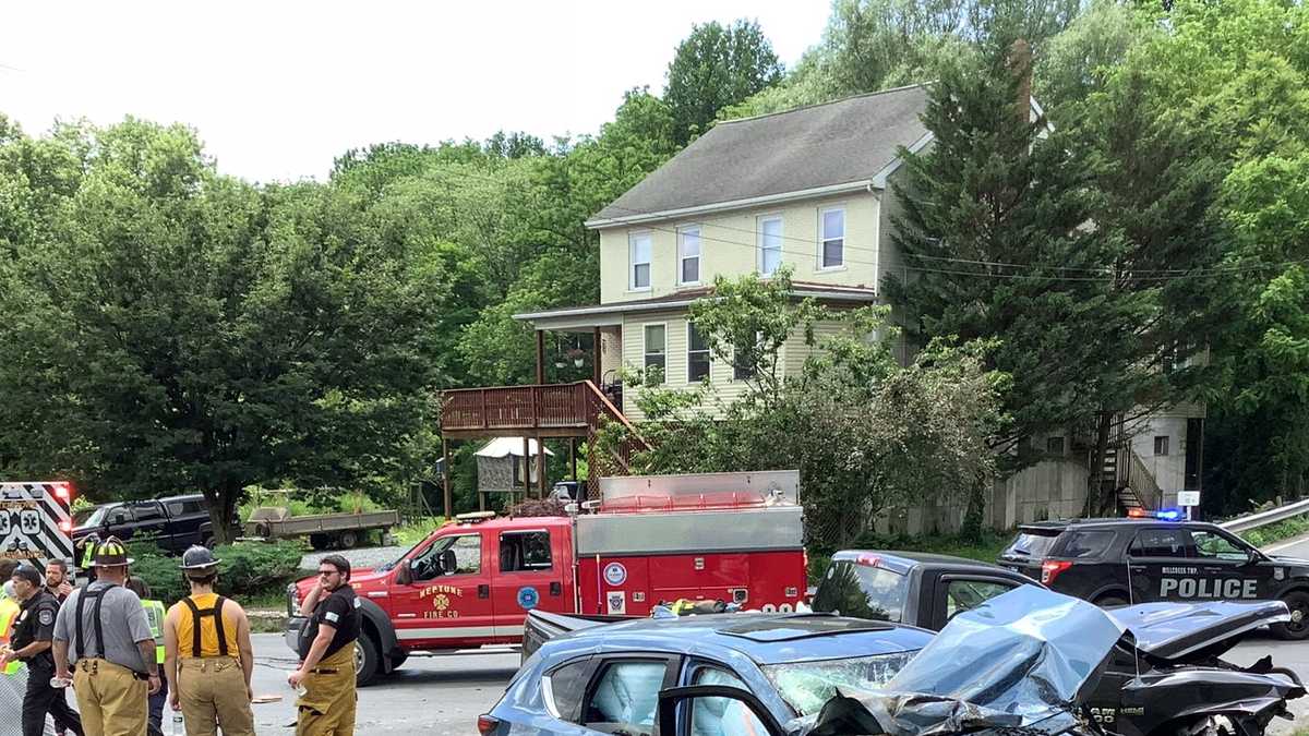 Lebanon County, Pa. crash hospitalizes multiple people, leaves vehicles