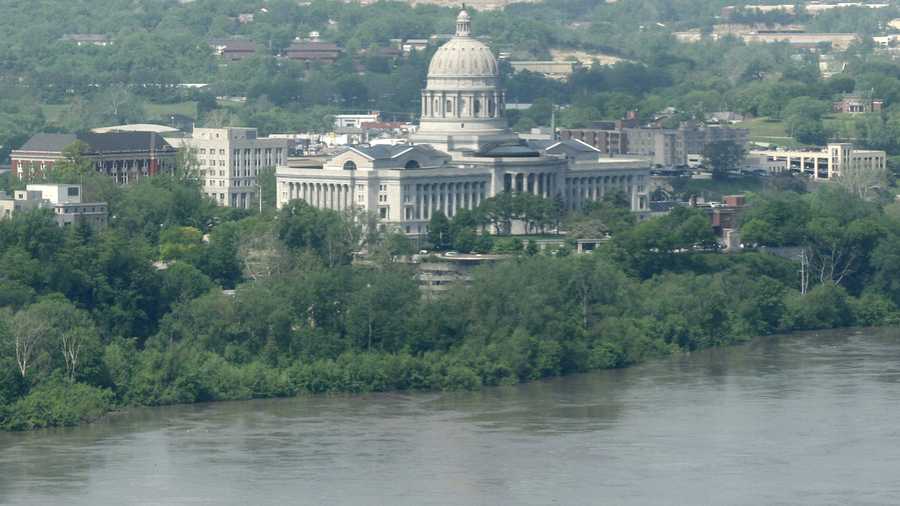 Evacuation order issued for parts of Jefferson City ahead of expected levee breach