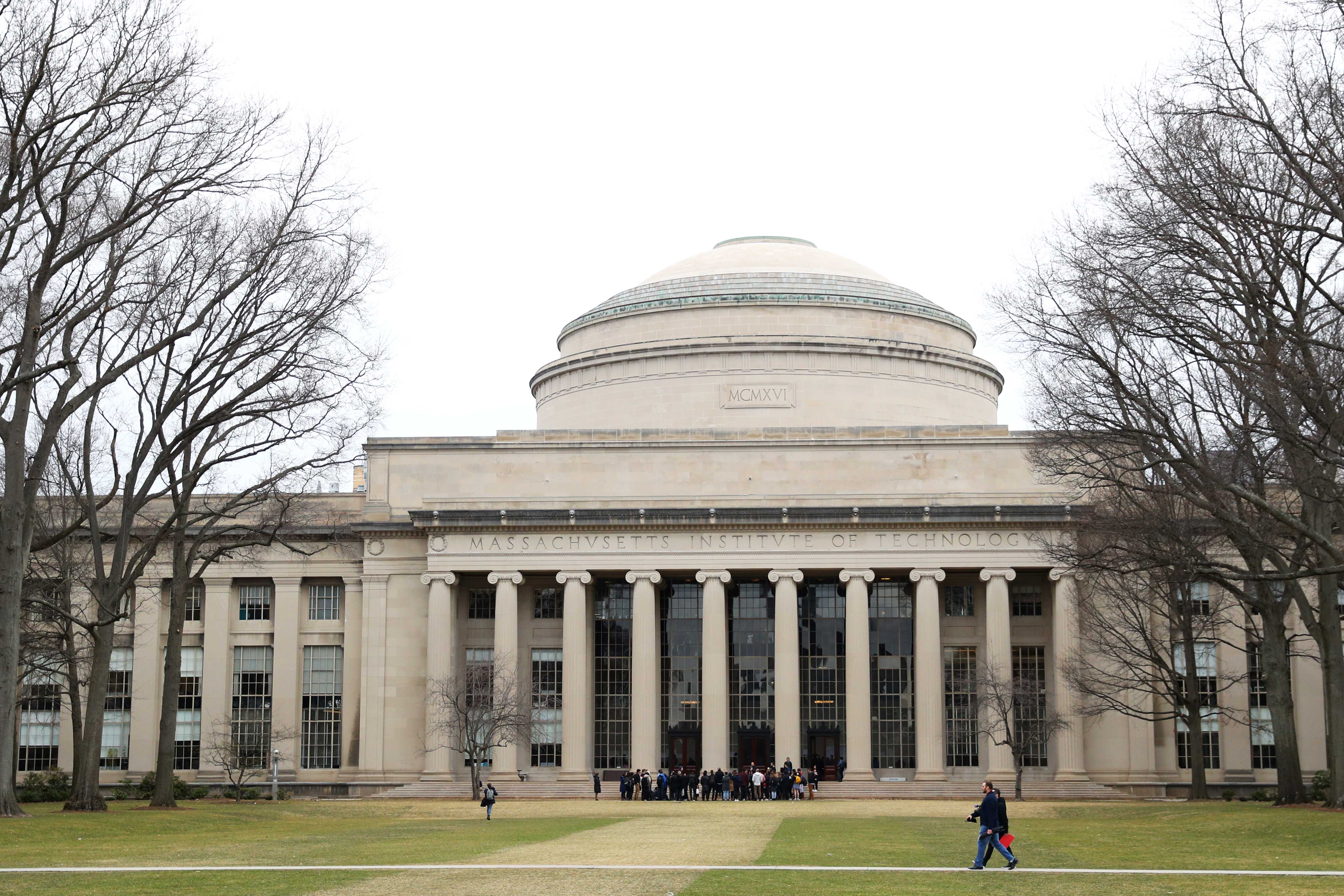 MIT to provide free undergraduate tuition for families earning under