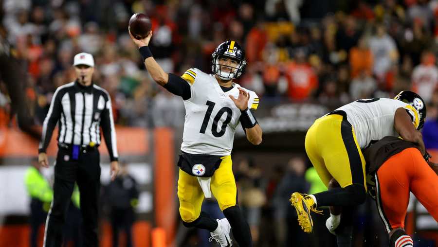 Pittsburgh Steelers quarterback Mitch Trubisky (10) throws a pass during the second  quarter of the National Football League game between the Pittsburgh Steelers and Cleveland Browns on September 22, 2022, at FirstEnergy Stadium in Cleveland