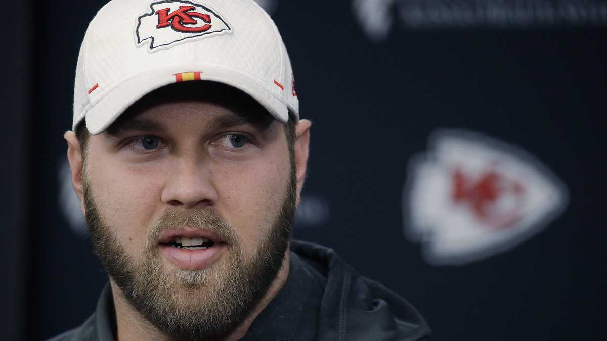 Kansas City Chiefs tackle Mitchell Schwartz has back surgery, eyes healthy  2021 season - ESPN