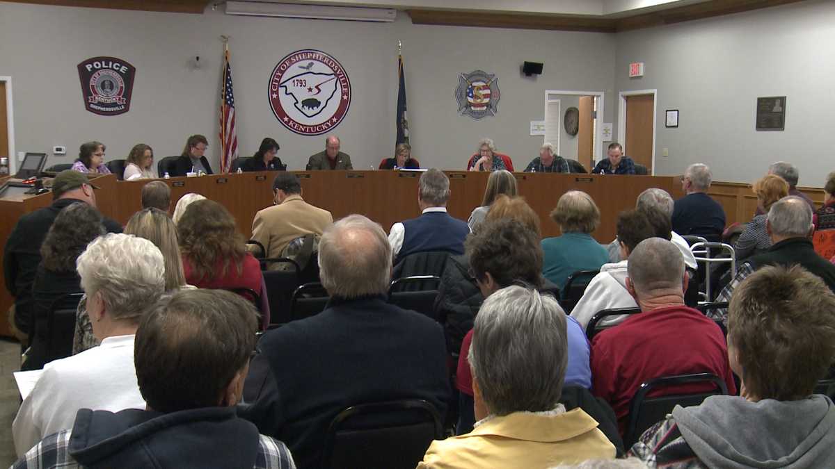 Shepherdsville mayor breaks tie to annex 400 acres of land