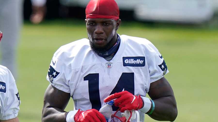 New England Patriots wide receiver Mohamed Sanu Sr. prepare for field drills during an NFL football training camp practice, Wednesday, Aug. 26, 2020, in Foxborough, Mass. (AP Photo/Steven Senne, Pool)