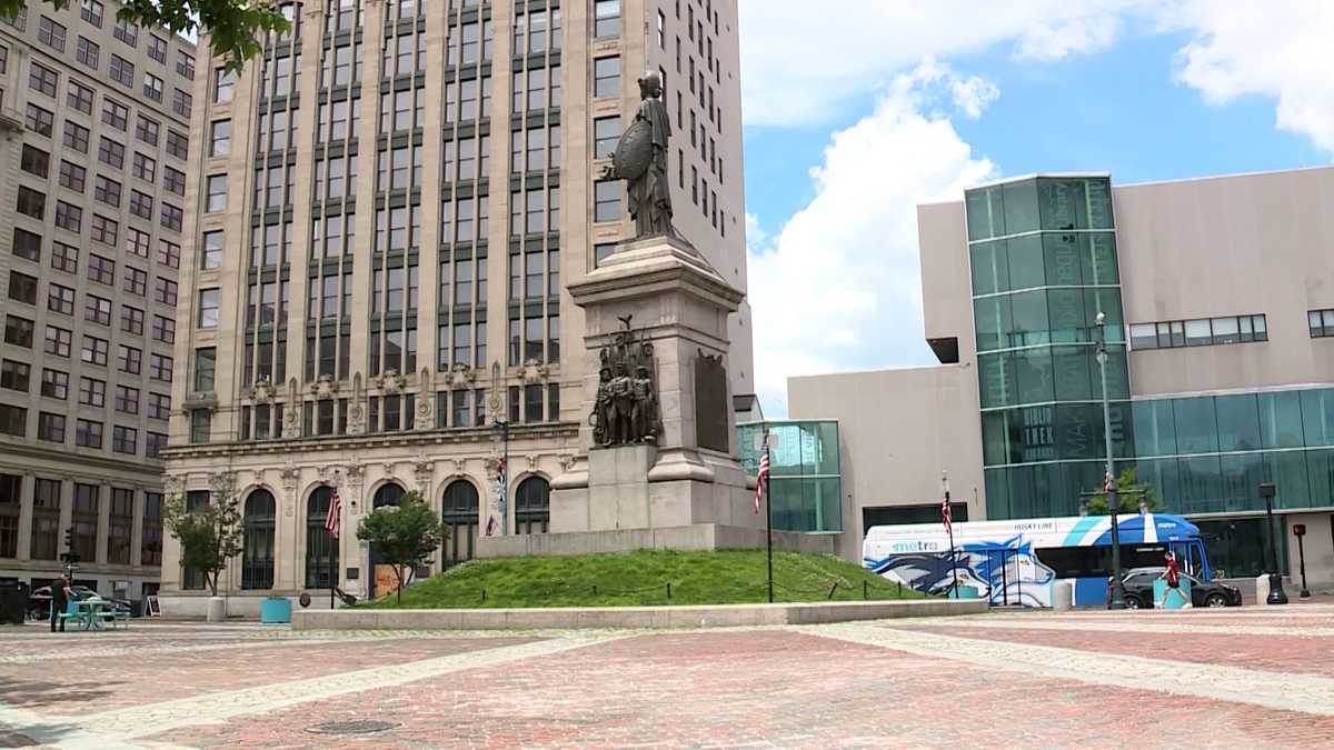 Citizens working to help clean up Portland's Monument Square
