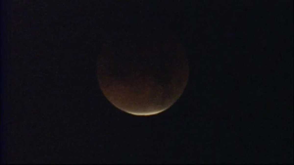 Time Lapse Video: Sky 5 captures amazing view of Super Blue Blood Moon ...