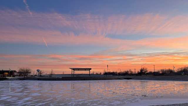 Moore police remind people not to walk on frozen ponds - Vimarsana News
