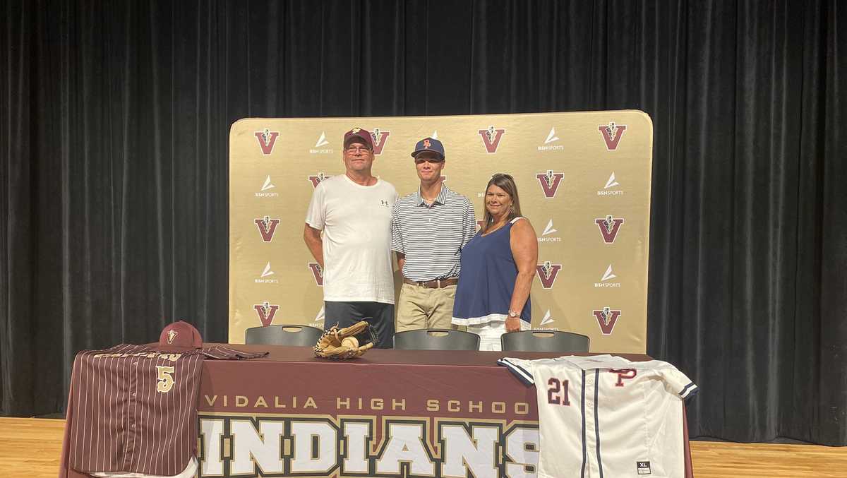 Morley signs with BrewtonParker College