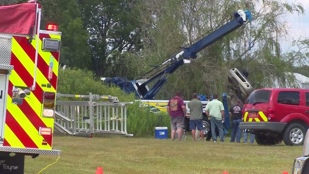 Mother, 6-year-old daughter killed in crash into pond, troopers say - WYFF