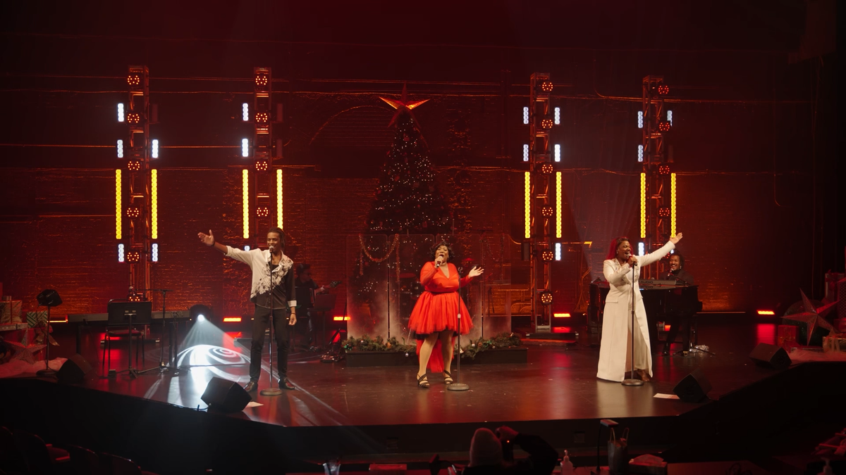 Baltimore Center Stage kicks off holiday season with new show