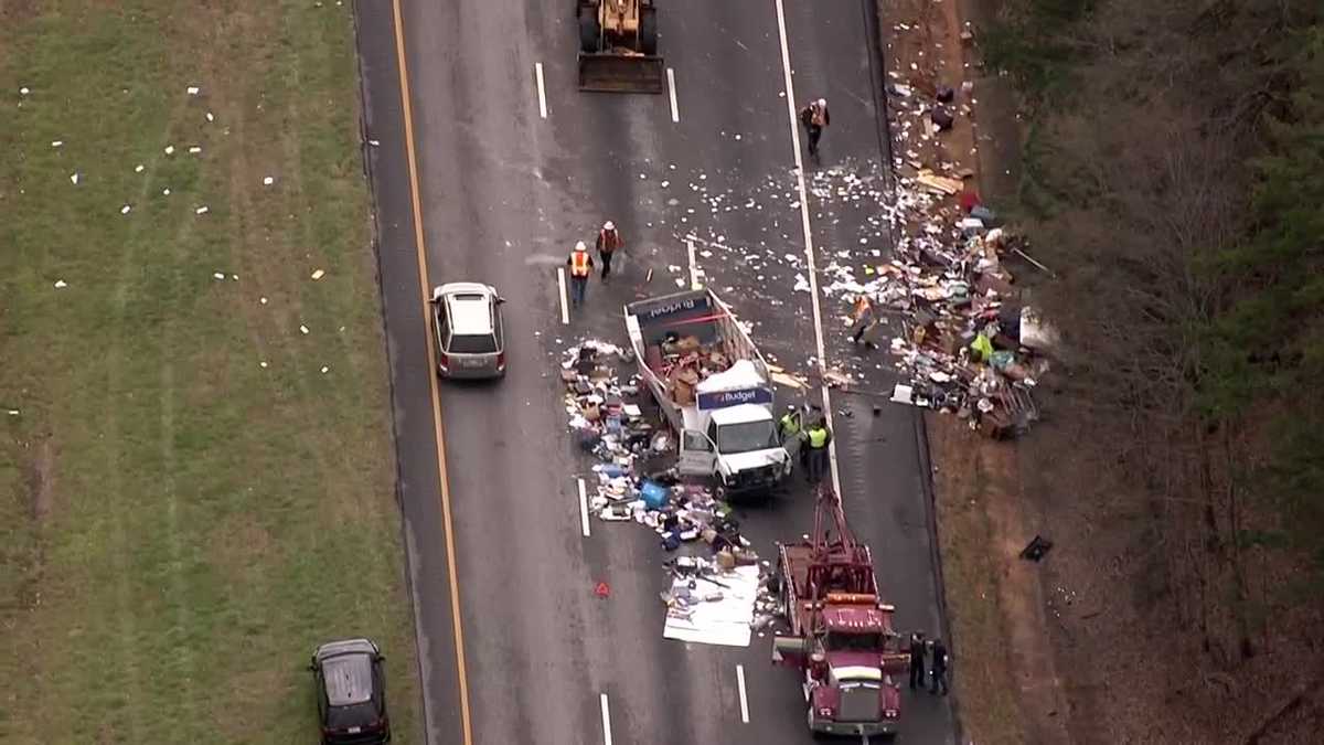 Accident blocks all lanes at I26/I385 split in Laurens County