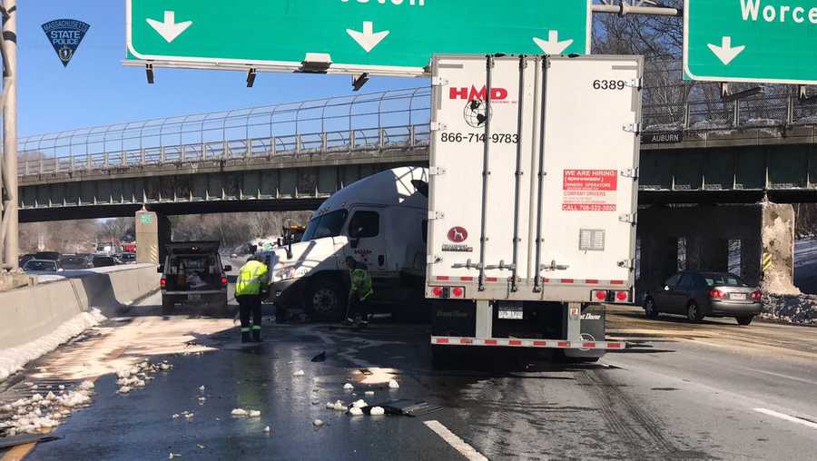 17mile backup on Pike caused by 4 vehicle crash
