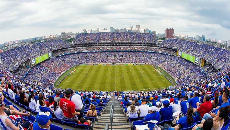 Fans fill M&T Bank Stadium in Baltimore for the 2013 Gold Cup match.
