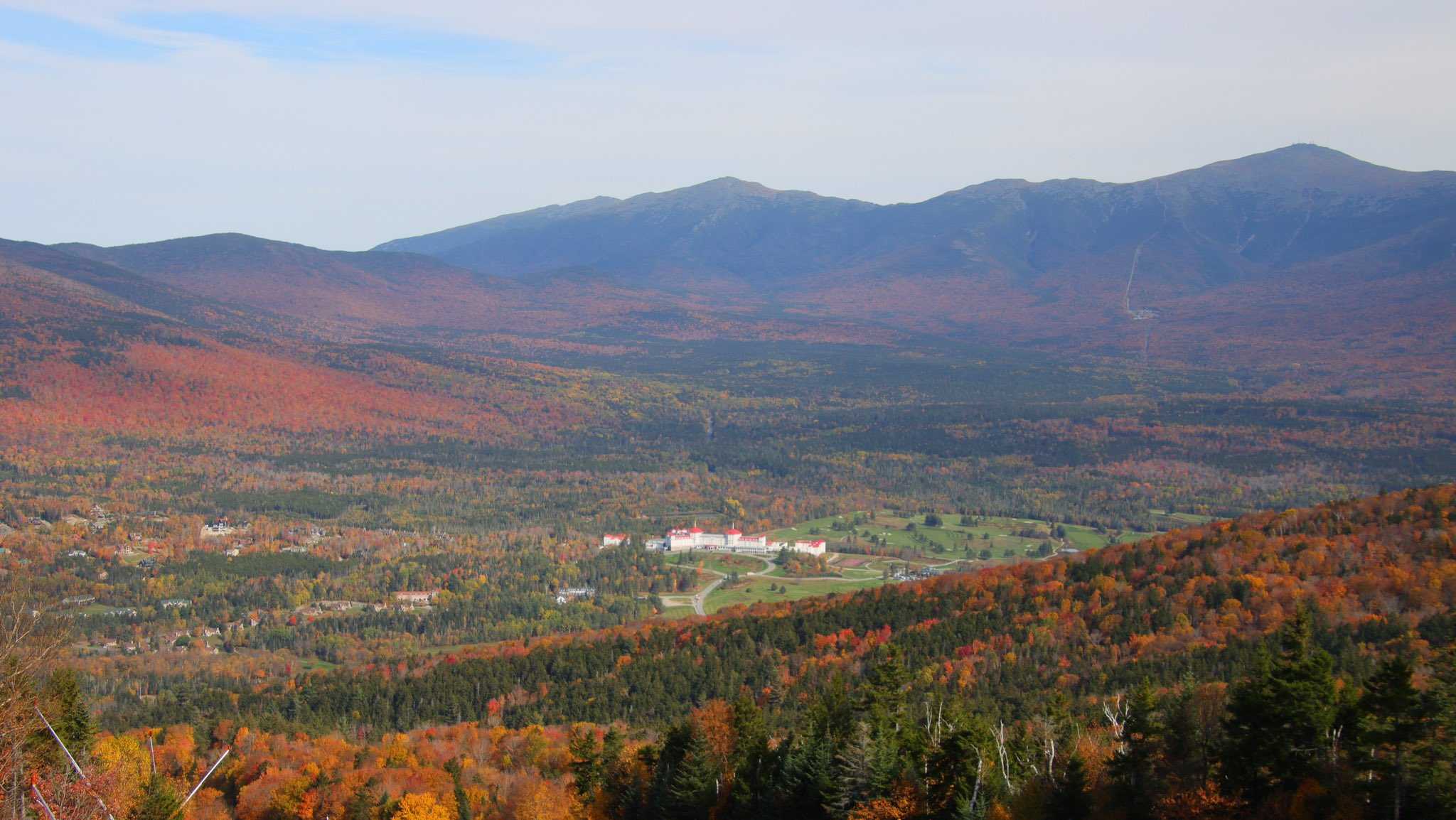 Spotty fall colors likely in New England amid drought - Vimarsana News