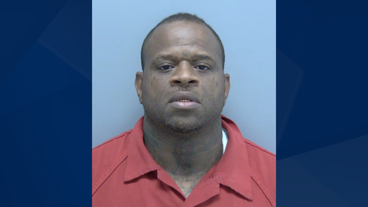 Fort Myers man wanted on drug trafficking charges