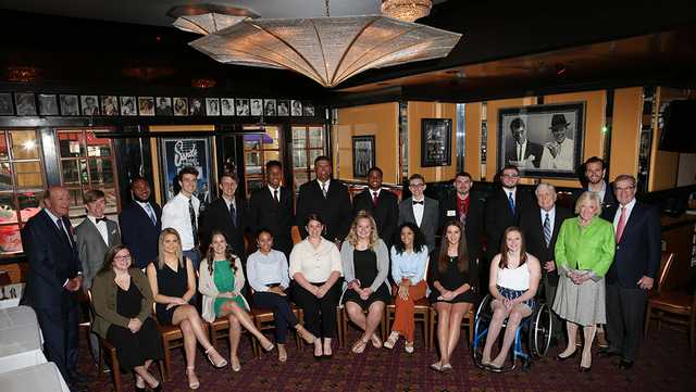 Anthony Munoz awards students with $45,000 in scholarships - Vimarsana News