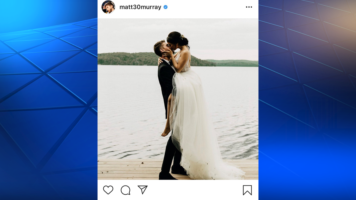Penguins goalie Matt Murray posts wedding photo on social media