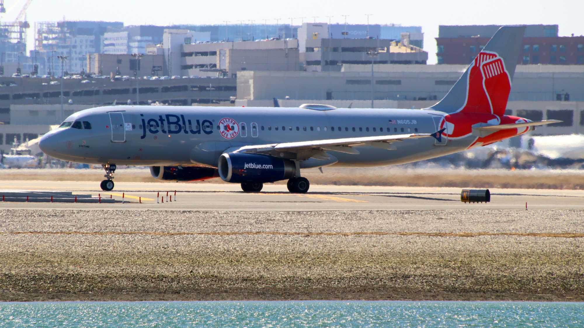 JetBlue paints an Airbus A320 for the NFL's New York Jets