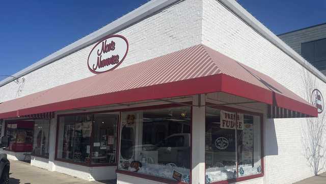 Nan Earll of Nan's Nummies is retiring, but the bakery will stay open - Vimarsana News