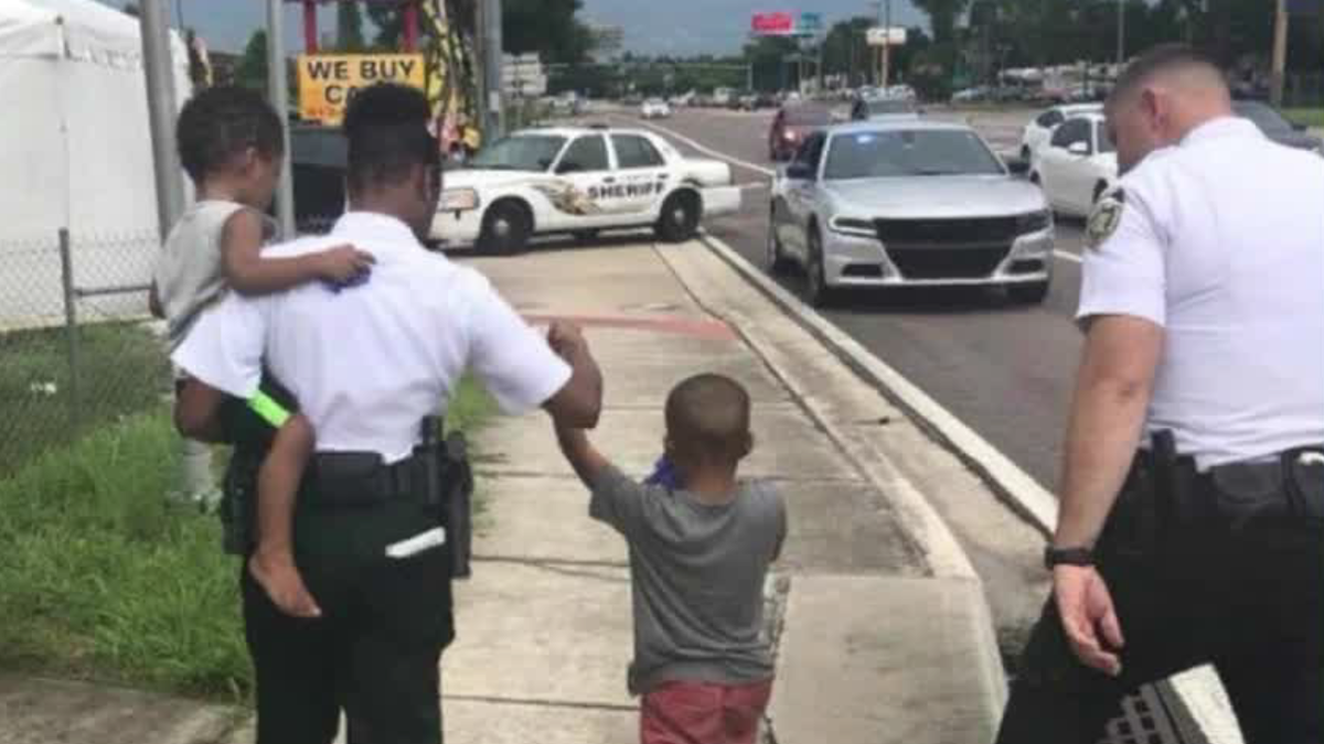 2 people revived with Narcan after overdosing with children in the car