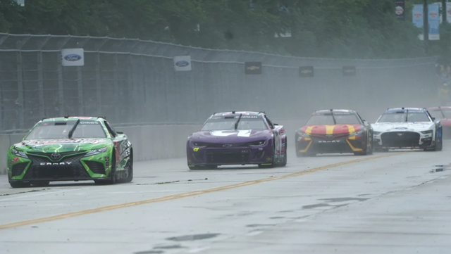 Shane van Gisbergen wins NASCAR Cup Series debut in series' first street race - Vimarsana News