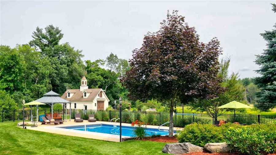 Mansion Monday A stunning country estate close to the city in Nashua