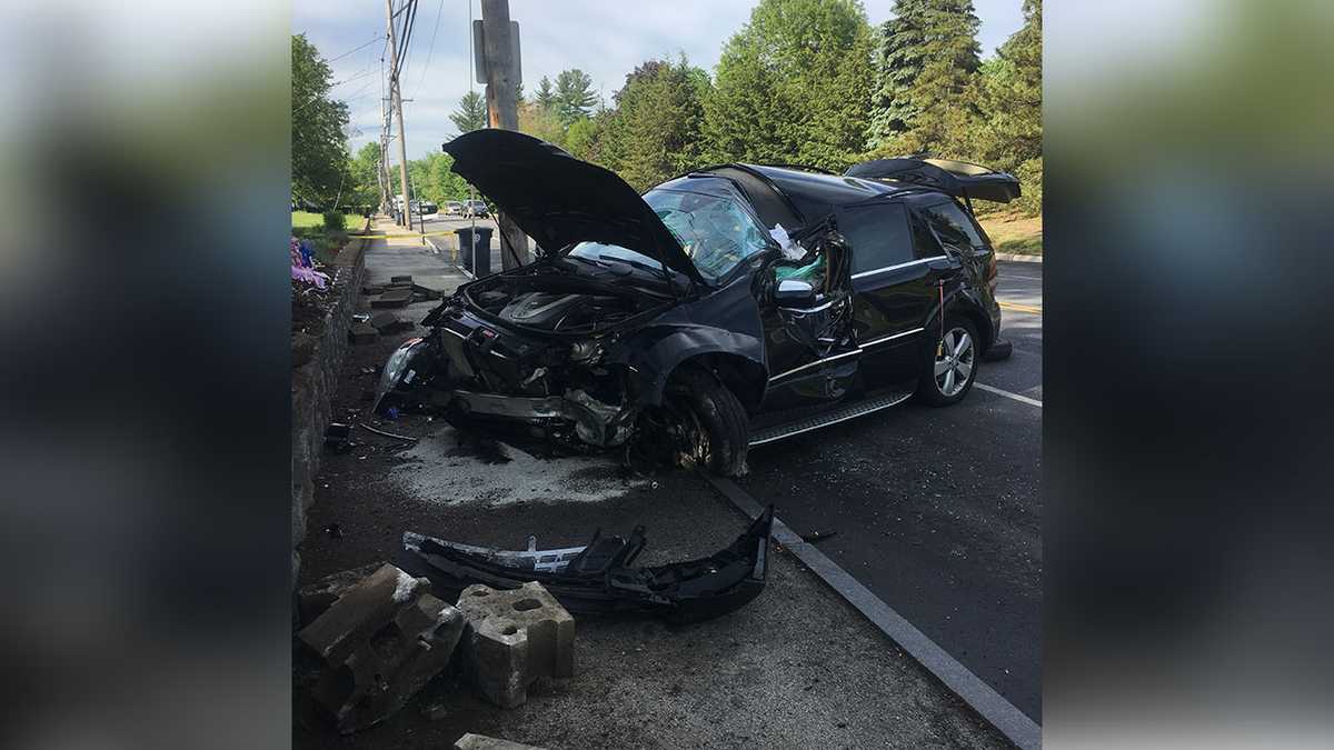 2 seriously hurt in Nashua crash