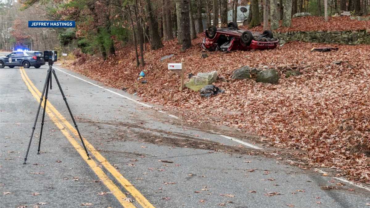 Ma dead after rollover crash in Nashua, NH