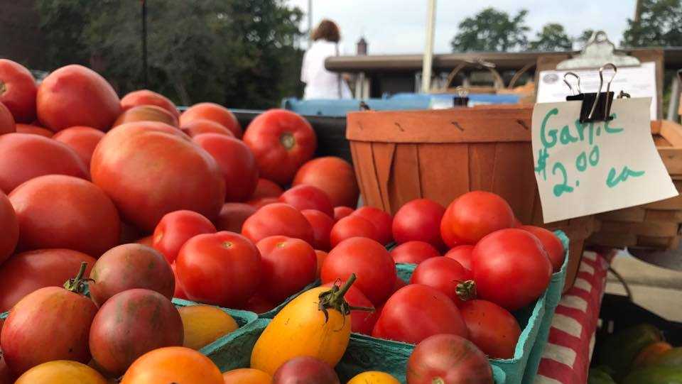 State officials celebrate NH farmers markets