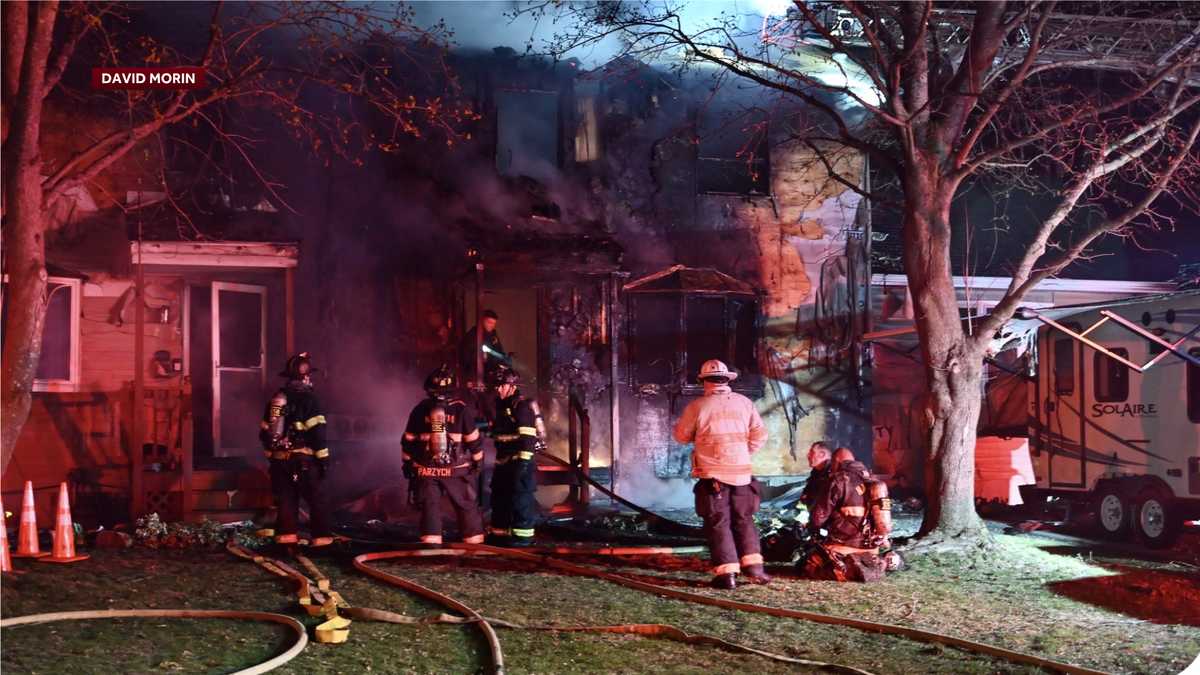 Eight people displaced after fire in Nashua, NH