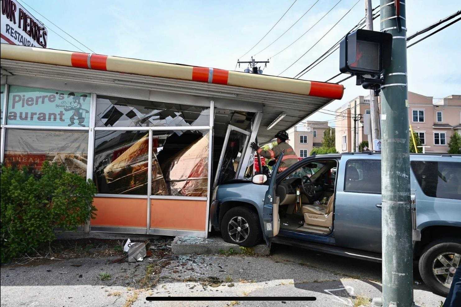 wmur.com - Duncan Shaw - SUV crashes into closed restaurant in Nashua