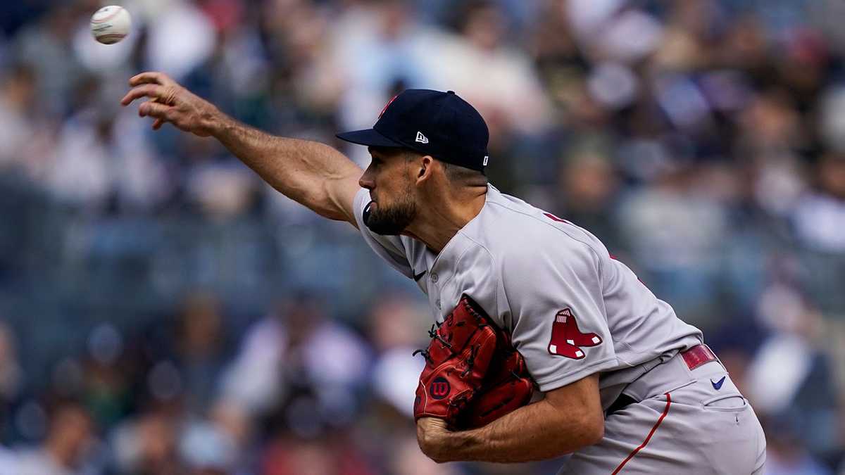 Sox fall to Yankees in extra innings