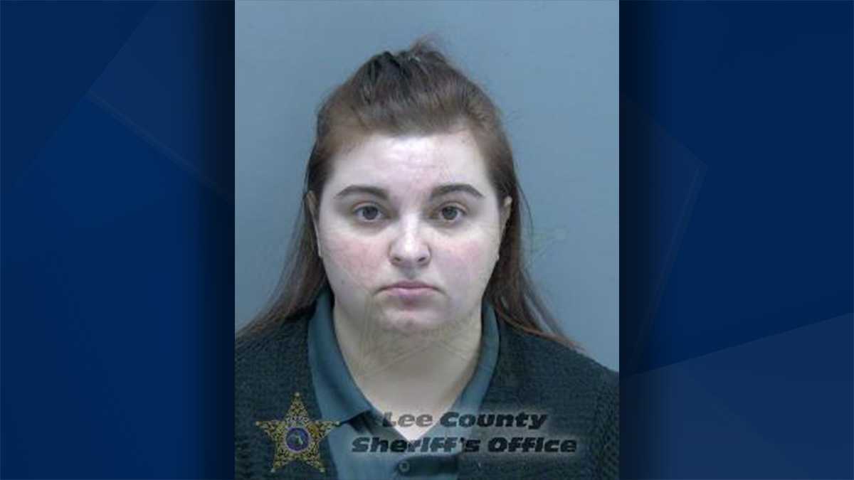 Fort Myers woman faces charges in crash that killed 2 people