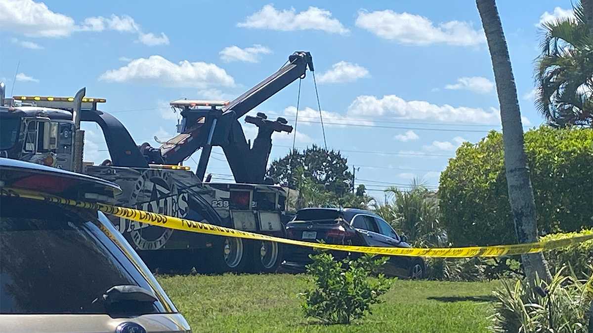 Body recovered from car found in canal along SE 12th Terr in Cape Coral